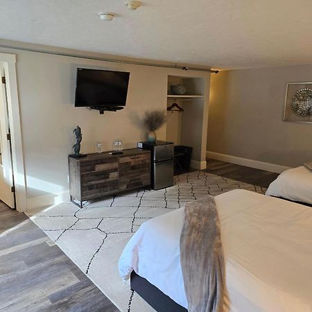 Gunstock Inn & Suites Ґілфорд Екстер'єр фото