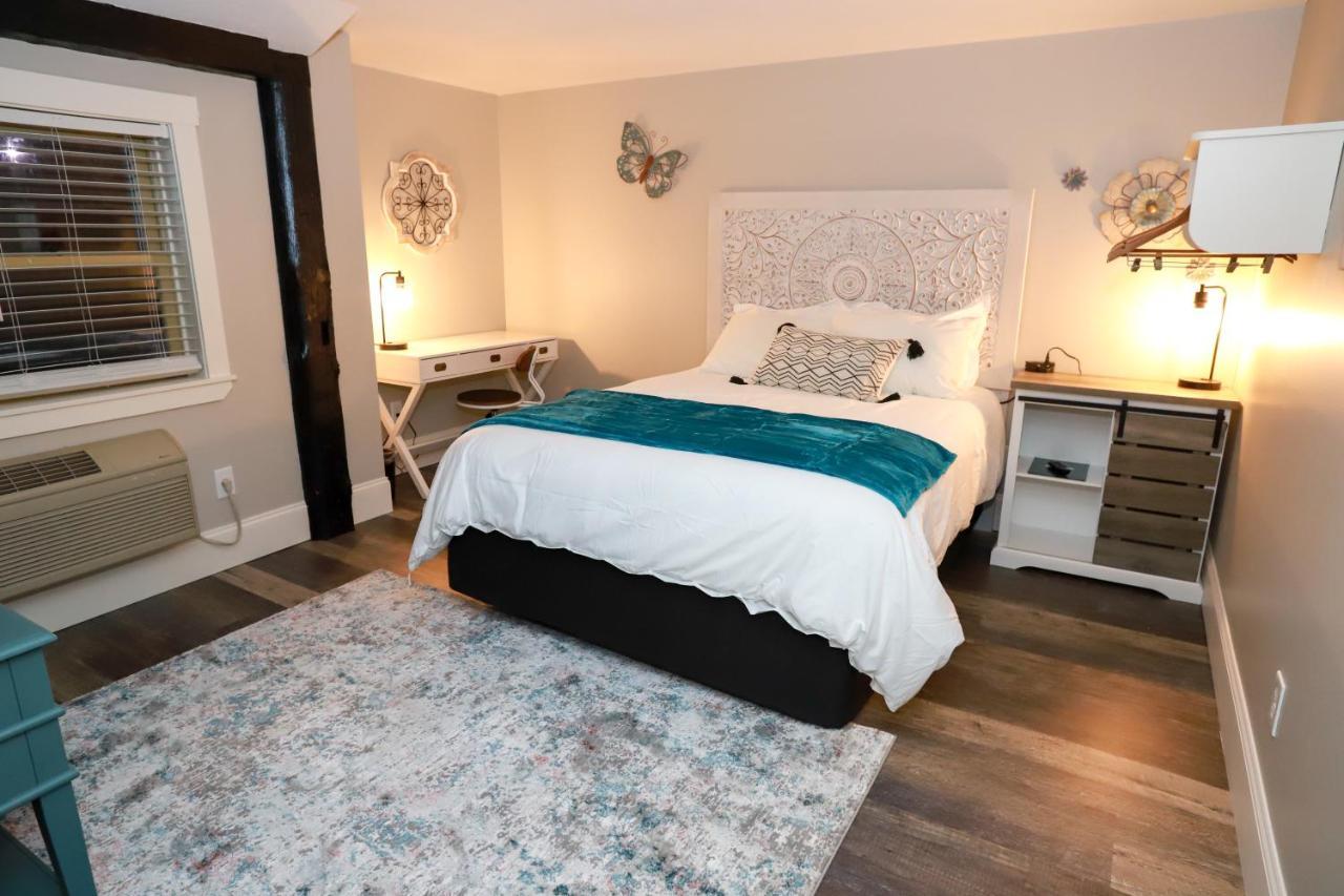Gunstock Inn & Suites Ґілфорд Екстер'єр фото