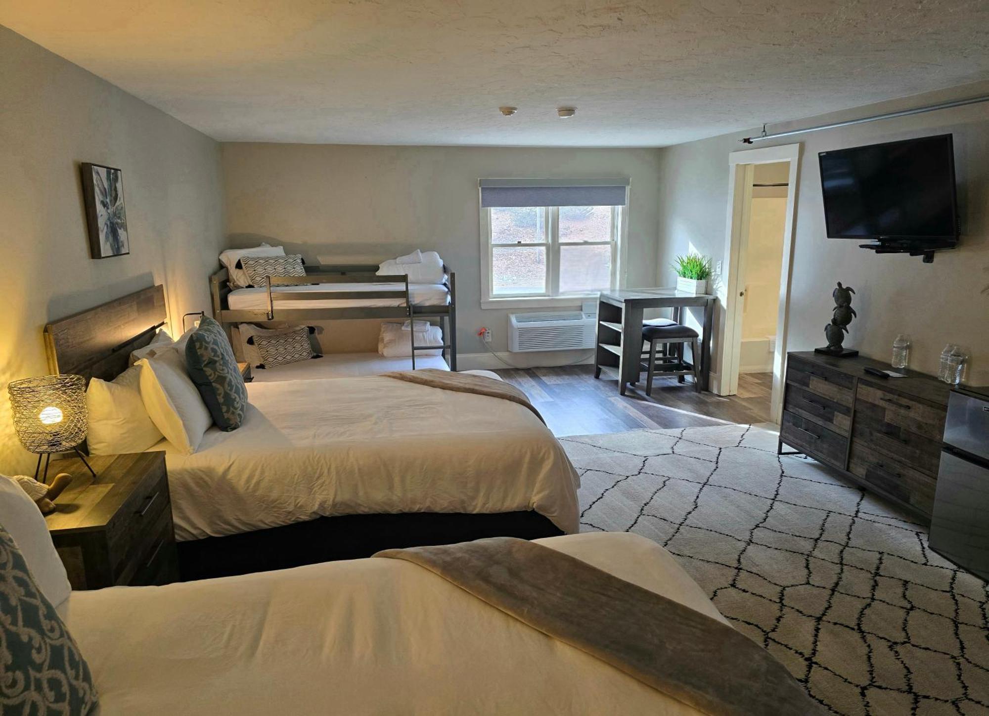 Gunstock Inn & Suites Ґілфорд Екстер'єр фото